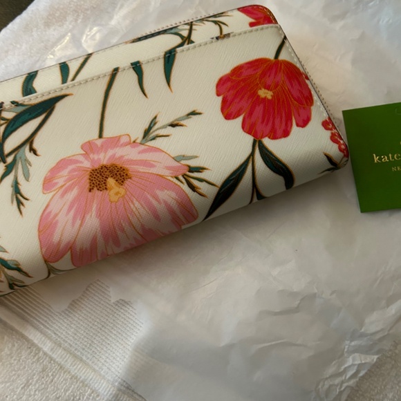 Kate Spade Cameron Street Lacey Wallet - Picture 4 of 4